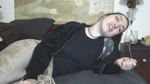 notblondegoth online show from January 6, 10:19 am