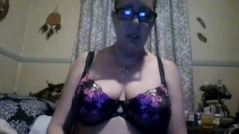 nothingbutthongs online show from November 10, 10:05 pm