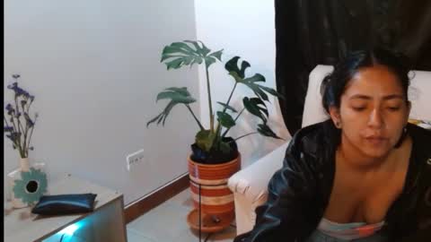 novaperotti online show from January 8, 1:00 am