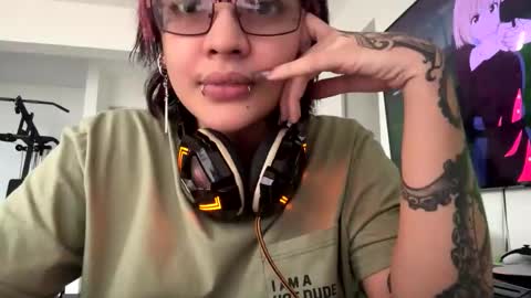 Snapshot of noxarcanee chatting on February 9, 10:43 pm Goth Darling online show from February 9, 10:43 pm