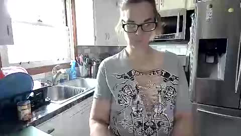 NxtDoorNikki online show from May 3, 8:01 pm