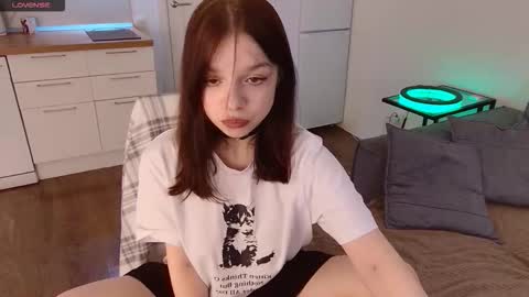 nya_babe online show from October 26, 4:24 pm