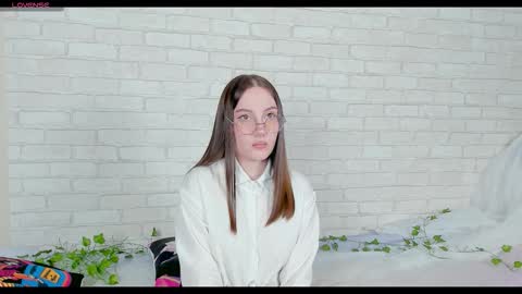 Kat online show from January 8, 5:06 pm