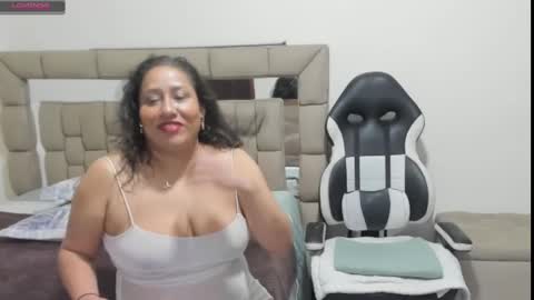 nyomi browm online show from March 9, 5:22 am