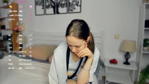 Elis online show from March 22, 8:59 pm