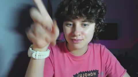 Evie online show from November 22, 1:25 pm