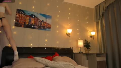 Lynna online show from February 11, 1:10 am