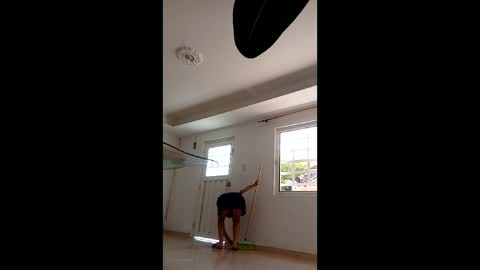 Val online show from April 9, 8:03 pm