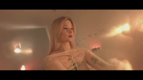 your dear Lilith Chapman online show from April 13, 9:21 am