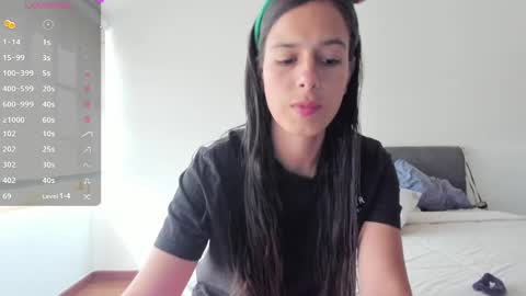 Snapshot of ohanna_ chatting on December 23, 9:40 pm ohanna_ online show from December 23, 9:40 pm
