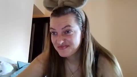 OksiLoverx online show from January 14, 8:30 am