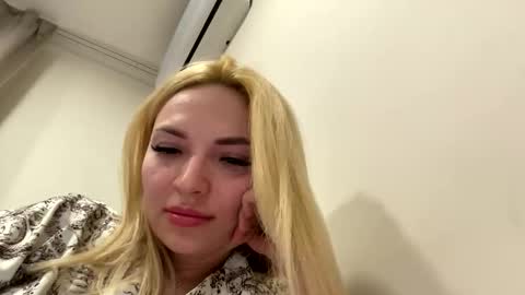 olivanne online show from April 7, 3:47 pm