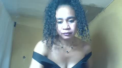 olivia9794 online show from June 27, 6:36 pm