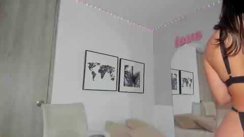 Olivia Collins online show from October 15, 1:03 pm