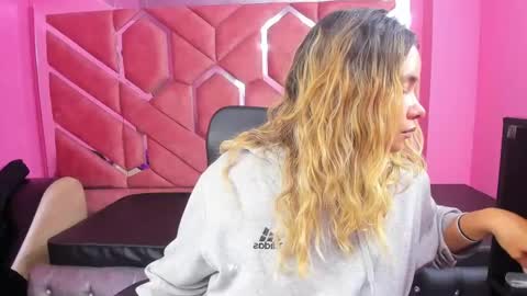  OLIVIA  online show from February 13, 3:18 am