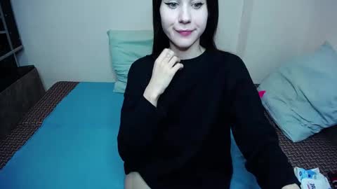 olivia_graceee online show from March 3, 9:26 am