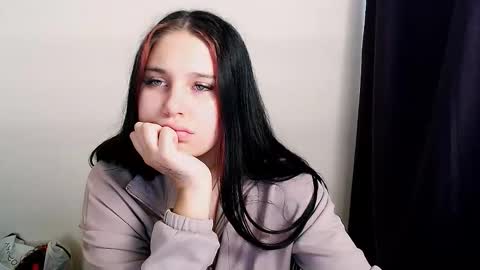 Olivia online show from November 5, 7:35 am