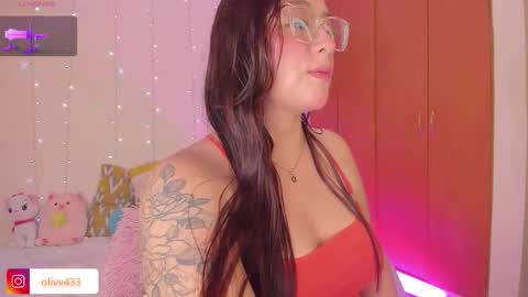 olivia_s19 online show from March 13, 3:52 am