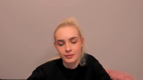 oliviaBeauty online show from February 21, 7:58 pm