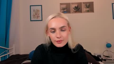 oliviaBeauty online show from April 14, 8:42 pm