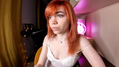 Angelina Lina online show from November 8, 8:25 pm