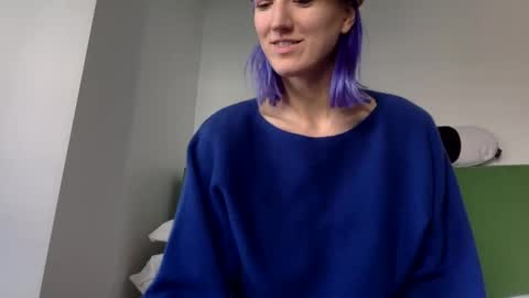 omilk online show from December 16, 7:10 pm