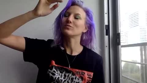 omilk online show from December 2, 5:57 pm