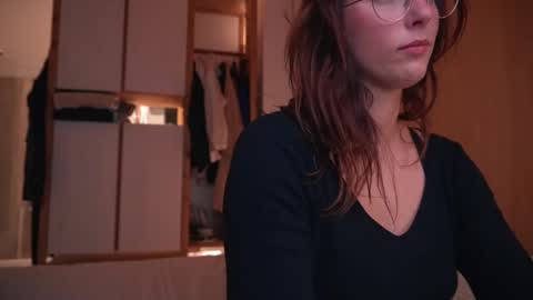 Snapshot of onelittlemermaid chatting on January 19, 7:15 pm Ariel online show from January 19, 7:15 pm