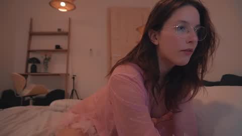 Snapshot of onelittlemermaid chatting on February 14, 9:53 pm Ariel online show from February 14, 9:53 pm