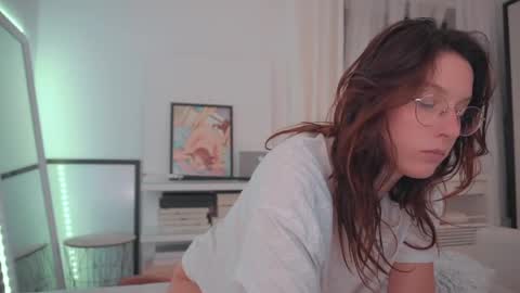 Snapshot of onelittlemermaid chatting on February 4, 10:45 pm Ariel online show from February 4, 10:45 pm