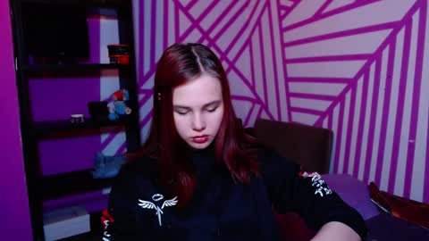 onessandra online show from October 29, 5:45 am