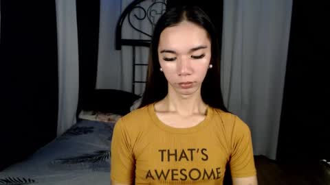 Snapshot of onicka_iha chatting on December 3, 12:55 am Alexa online show from December 3, 12:55 am