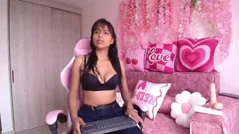 onix_ebony online show from February 23, 1:10 pm