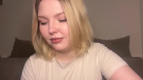 Ophelia online show from March 7, 9:55 pm