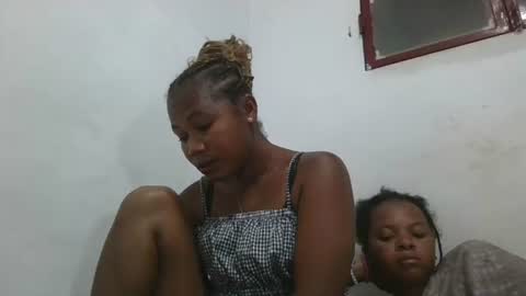 ornellahhh online show from November 19, 7:03 pm