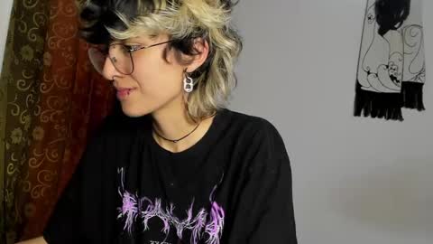 Otto 3 online show from December 2, 9:15 pm