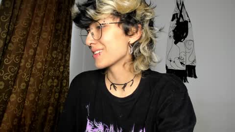 Otto 3 online show from December 3, 9:45 pm