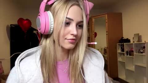 Eva online show from February 15, 7:24 pm