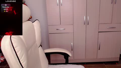 Jane online show from December 17, 4:22 pm