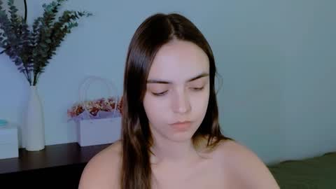 Snapshot of pacificiris chatting on October 9, 1:21 am Iris online show from October 9, 1:21 am