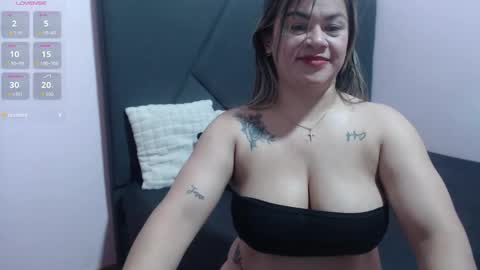 pamela_echeverria online show from November 13, 10:58 am