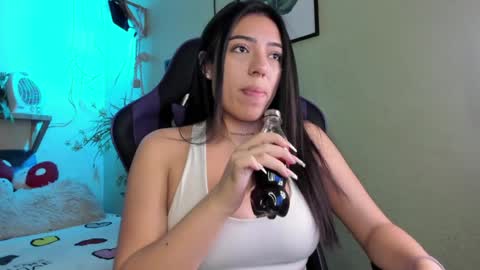 Ana Laura online show from April 23, 12:51 pm