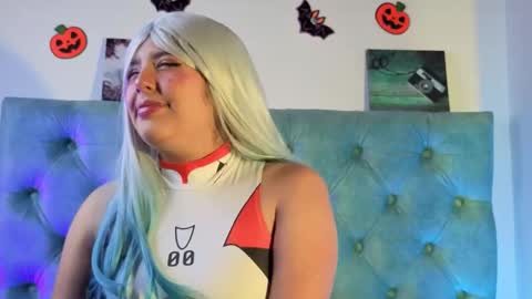 Paola Lyon online show from October 30, 7:59 pm