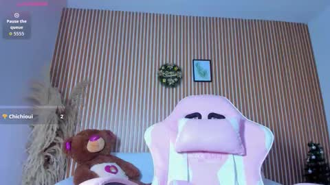 paola online show from January 11, 1:10 am