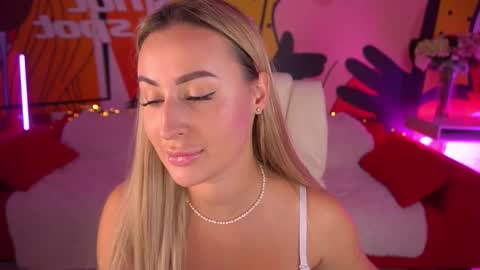 Lia online show from November 3, 2:32 pm