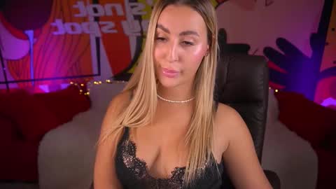 Lia online show from September 12, 4:25 pm