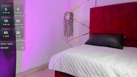 paris_evans_01 online show from November 5, 4:23 pm