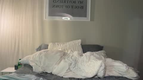 Paris online show from March 3, 12:49 am