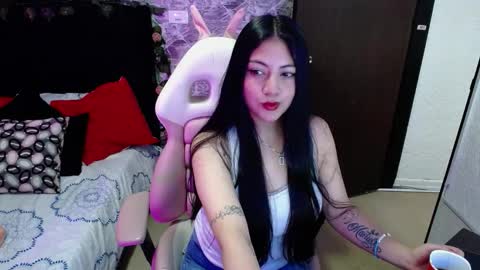 pau cute online show from November 5, 8:47 pm