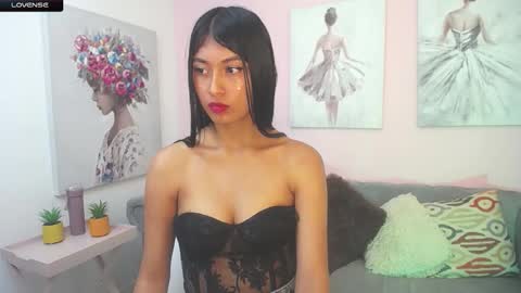 Pau online show from November 8, 1:16 pm